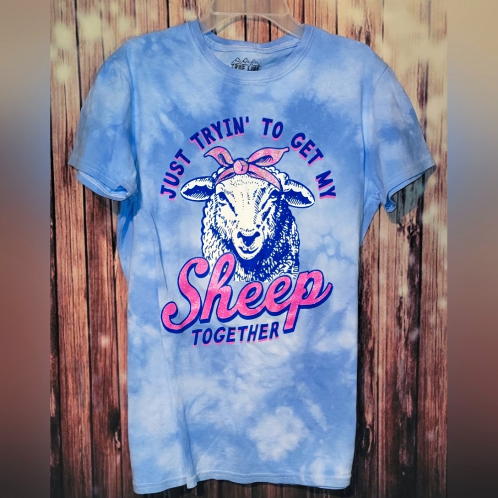 True Line Apparel - Large - Blue/Pink Sheep Tee - NWT
